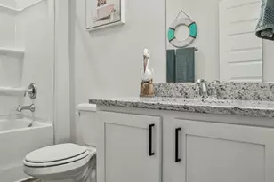 3179 Heritage Oaks Cir, Navarre, FL 32566 - Photo 10