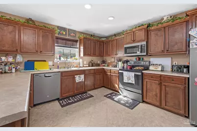 3437 Wasatch Range Loop, Bellview, FL 32526 - Photo 10