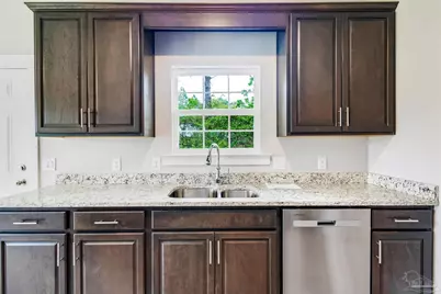 9276 Sunset Dr, Navarre, FL 32566 - Photo 10