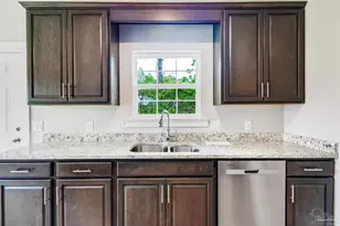 9276 Sunset Dr, Navarre, FL 32566 - Photo 10