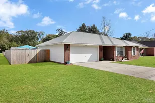 4536 Arcadia St, Milton, FL 32583 - Photo 2