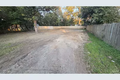 6410 Skyline Dr, Milton, FL 32570 - Photo 1