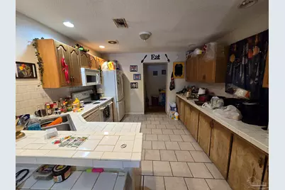 1014 W Lloyd St, Pensacola, FL 32501 - Photo 6