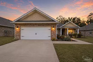 6203 Carson Dr, Milton, FL 32570 - Photo 2