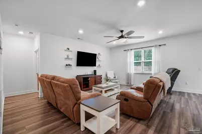 6203 Carson Dr, Milton, FL 32570 - Photo 8