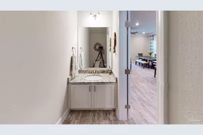 201 S E St, Pensacola, FL 32502 - Photo 8