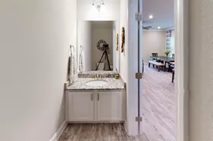 201 S E St, Pensacola, FL 32502 - Photo 8