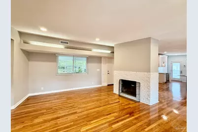 205 Fairpoint Dr, Gulf Breeze, FL 32561 - Photo 4