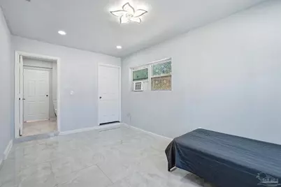 305 N Madison Dr, Pensacola, FL 32505 - Photo 36