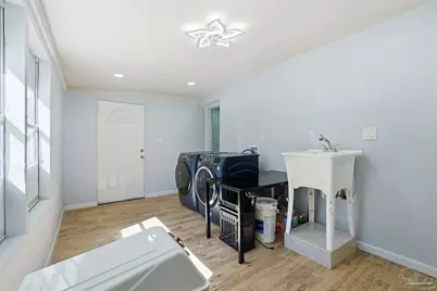 305 N Madison Dr, Pensacola, FL 32505 - Photo 38