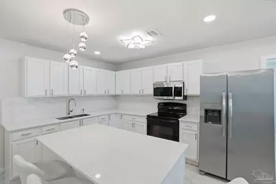 305 N Madison Dr, Pensacola, FL 32505 - Photo 14