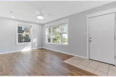 810 W Lakeview Ave, Pensacola, FL 32501 - Photo 2