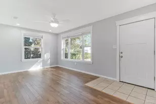 810 W Lakeview Ave, Pensacola, FL 32501 - Photo 2