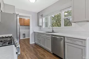 810 W Lakeview Ave, Pensacola, FL 32501 - Photo 8