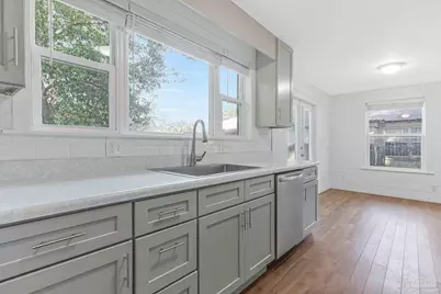 810 W Lakeview Ave, Pensacola, FL 32501 - Photo 12