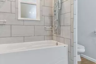 810 W Lakeview Ave, Pensacola, FL 32501 - Photo 24