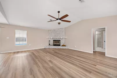 5850 Princeton Dr, Pensacola, FL 32526 - Photo 6