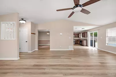 5850 Princeton Dr, Pensacola, FL 32526 - Photo 4