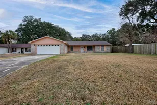 5850 Princeton Dr, Pensacola, FL 32526 - Photo 2