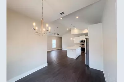 241 N H St, Pensacola, FL 32502 - Photo 4