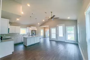 241 N H St, Pensacola, FL 32502 - Photo 2