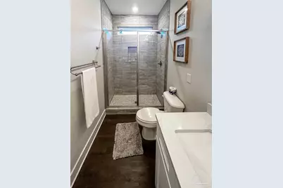 241 N H St, Pensacola, FL 32502 - Photo 18