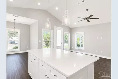 241 N H St, Pensacola, FL 32502 - Photo 8