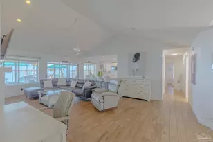 5756 E Bay Blvd, Gulf Breeze, FL 32563 - Photo 10