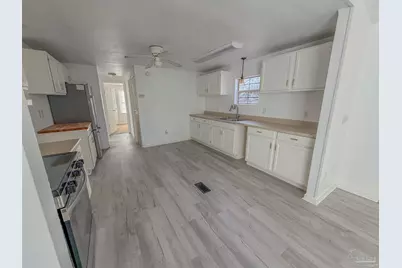 904 Brookhills Dr, Cantonment, FL 32533 - Photo 20