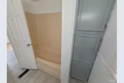 904 Brookhills Dr, Cantonment, FL 32533 - Photo 32