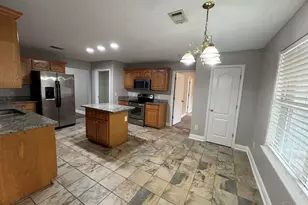 7230 Annandale Dr, Pensacola, FL 32526 - Photo 10