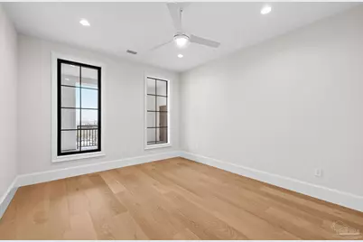 800 S Palafox St #301, Pensacola, FL 32502 - Photo 14