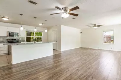 3255 Newton Dr, Pensacola, FL 32503 - Photo 6