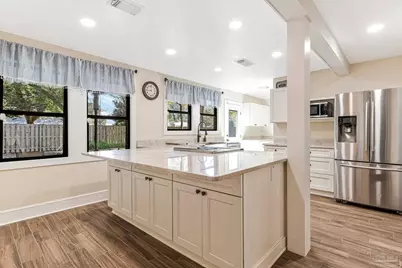 103 Highpoint Dr, Gulf Breeze, FL 32561 - Photo 4