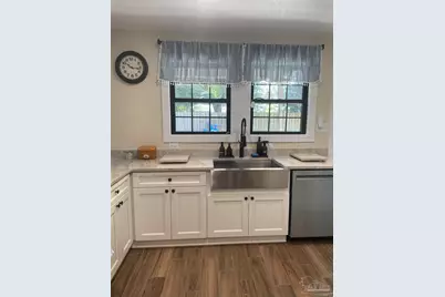 103 Highpoint Dr, Gulf Breeze, FL 32561 - Photo 2