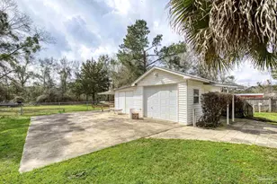 3525 Applewood Ln, Cantonment, FL 32533 - Photo 2
