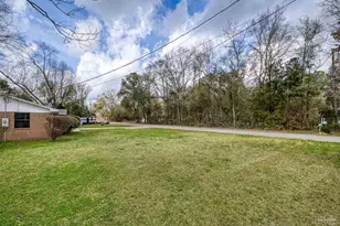 3525 Applewood Ln, Cantonment, FL 32533 - Photo 10