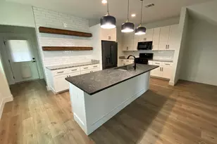 615 N B St, Pensacola, FL 32501 - Photo 40