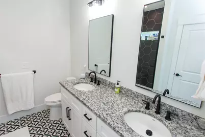 615 N B St, Pensacola, FL 32501 - Photo 36