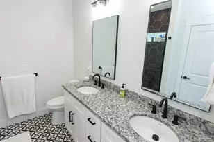 615 N B St, Pensacola, FL 32501 - Photo 36