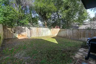615 N B St, Pensacola, FL 32501 - Photo 6