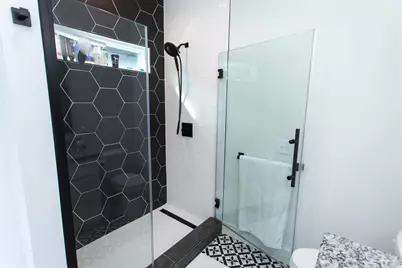 615 N B St, Pensacola, FL 32501 - Photo 14