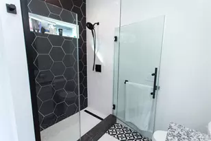 615 N B St, Pensacola, FL 32501 - Photo 14