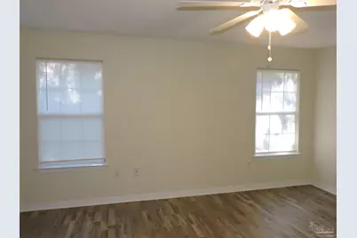 2513 Gulf Breeze Ave, Pensacola, FL 32507 - Photo 12