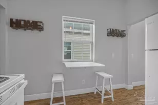 911 N Davis Hwy, Pensacola, FL 32501 - Photo 12