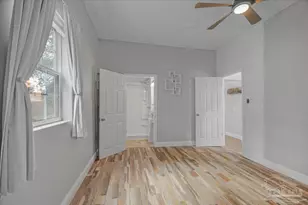 911 N Davis Hwy, Pensacola, FL 32501 - Photo 18