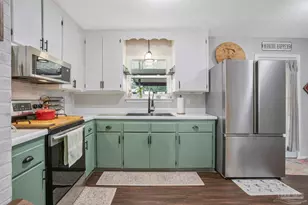 2511 W Kingsfield Dr, Cantonment, FL 32533 - Photo 12