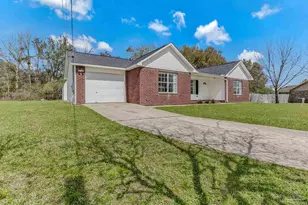 902 Heathrow Dr, Cantonment, FL 32533 - Photo 4