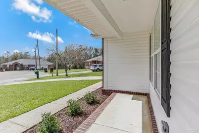 902 Heathrow Dr, Cantonment, FL 32533 - Photo 8