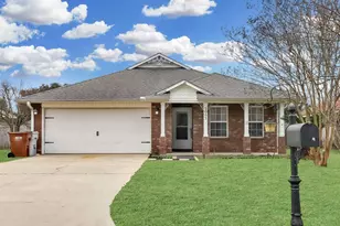 5081 Covington Dr, Pace, FL 32571 - Photo 2